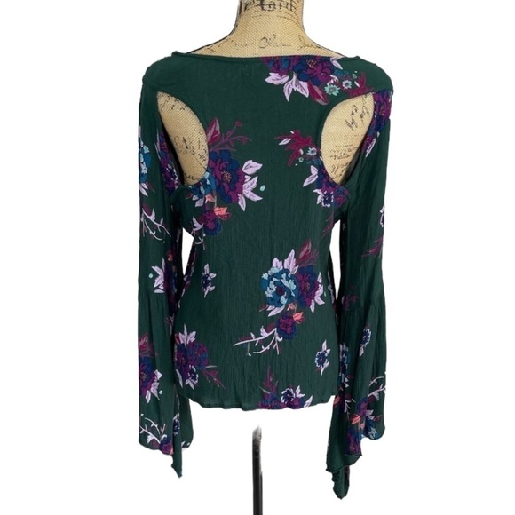 Altar’d State Floral Boho Cut Out Back Tunic Green Size Small - Picture 2 of 11